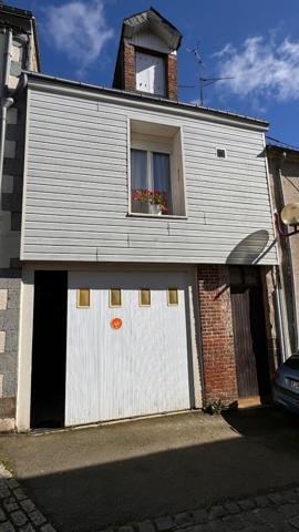 Maison 2 pièce(s) 37.59 m2 Carrez - 49 m2 au sol - Garage et cour - calme clair