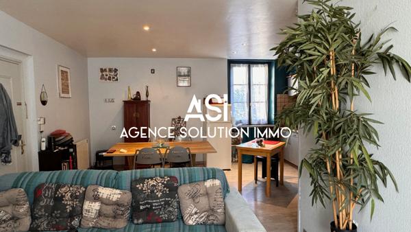 Maison 2 pièce(s) 37.59 m2 Carrez - 49 m2 au sol - Garage et cour - calme clair