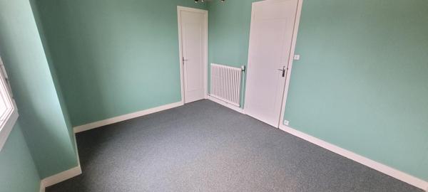 Centre Ville, commerces à pieds, 4 chambres, Terrain 600 m²