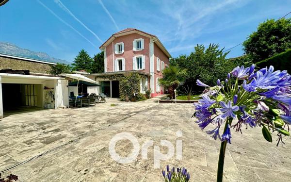 Maison à vendre    9 pièces • 224,30 m2 Villard-Bonnot