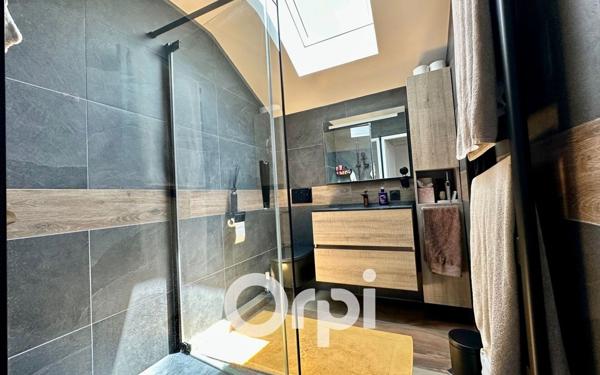 Maison à vendre    9 pièces • 224,30 m2 Villard-Bonnot