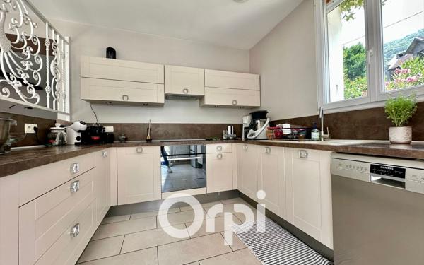 Maison à vendre    9 pièces • 224,30 m2 Villard-Bonnot