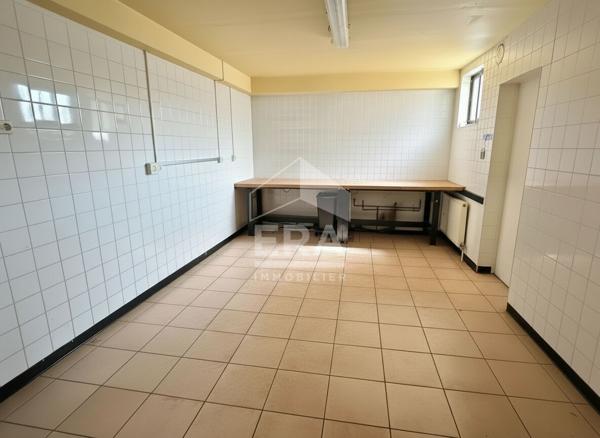 LANÇON PROVENCE - A VENDRE Local commercial de 85 m2