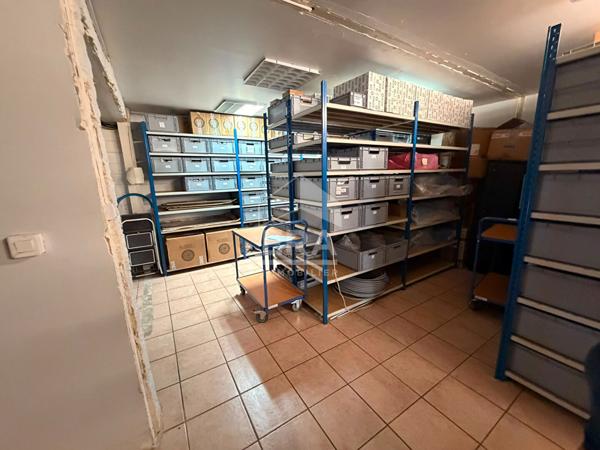 LANÇON PROVENCE - A VENDRE Local commercial de 85 m2