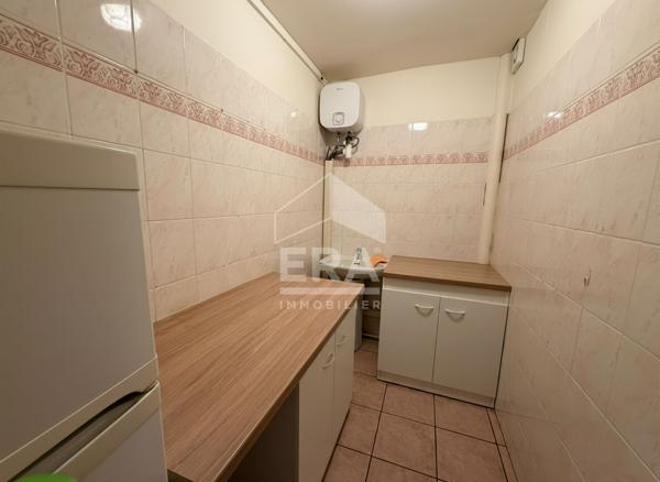 LANÇON PROVENCE - A VENDRE Local commercial de 85 m2