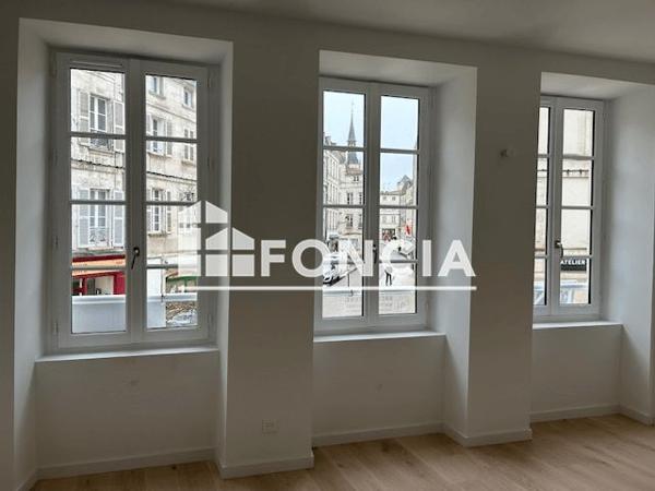 Location Appartement 2 pièces 40 m² - 5 RUE DE LA FERTE La Rochelle 17000