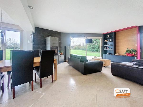 Maison contemporaine sur un terrain de 8186 m2