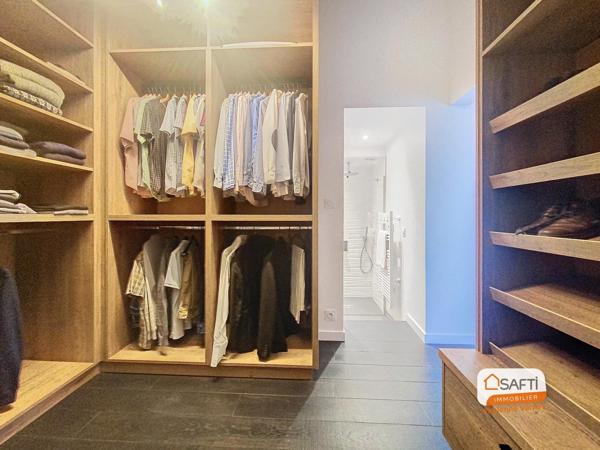 Maison contemporaine sur un terrain de 8186 m2