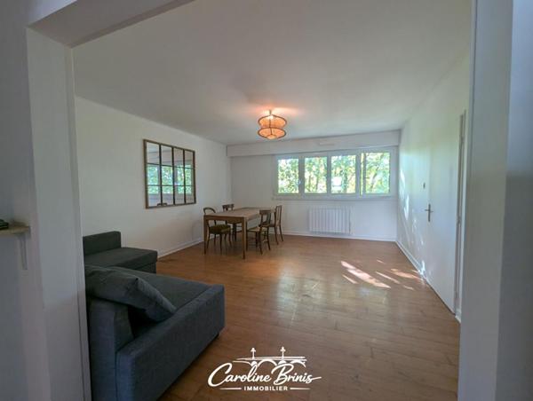 Appartement traversant et lumineux - Bordeaux St Croix- gare St Jean- Ascenseur - T3 de 72m²