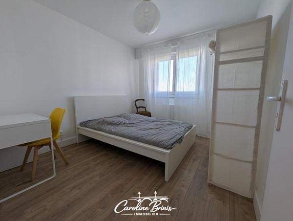Appartement traversant et lumineux - Bordeaux St Croix- gare St Jean- Ascenseur - T3 de 72m²