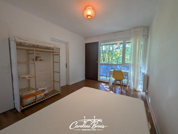 Appartement traversant et lumineux - Bordeaux St Croix- gare St Jean- Ascenseur - T3 de 72m²