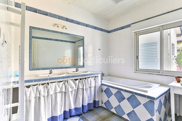 Vente
                Maison137 m² - 5 Pièces -
                    MIMIZAN (40200)