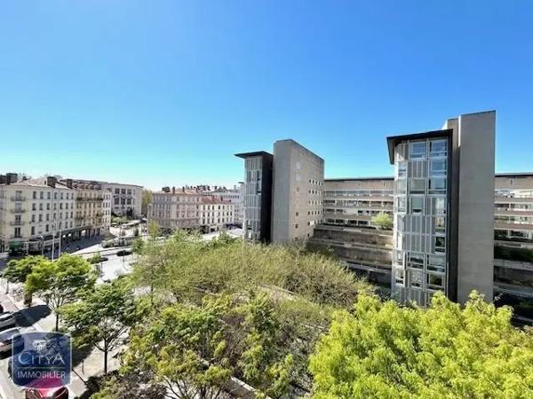 Appartement à louer 2 pièces 72.08m² Lyon 3e Arrondissement (69003)