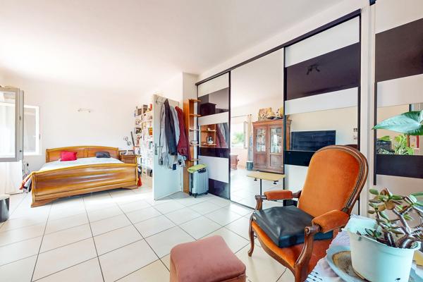 Viager occupé – Haut de villa 91 m², jardin et piscine