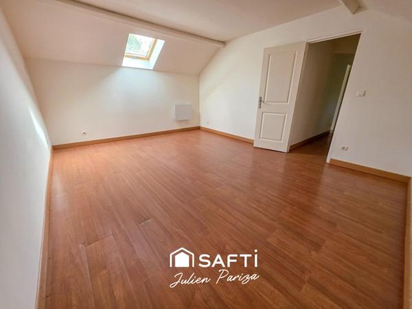 Maison 5 pièces - 3 ch- hangar -aire de stationnement