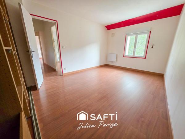 Maison 5 pièces - 3 ch- hangar -aire de stationnement