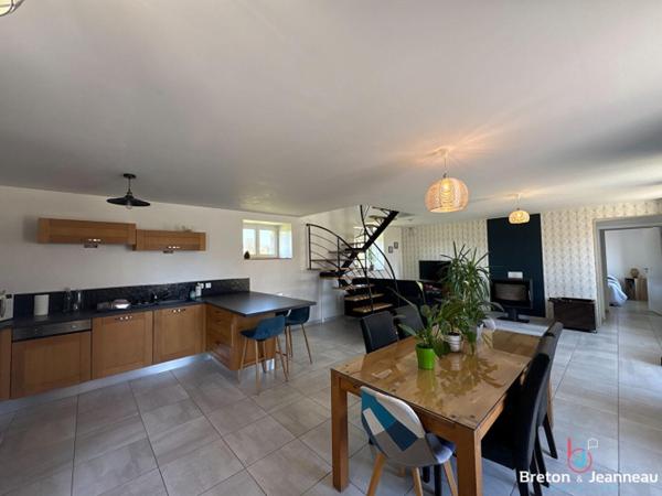 Longère en pierres rénovée sans voisins à Larchamp