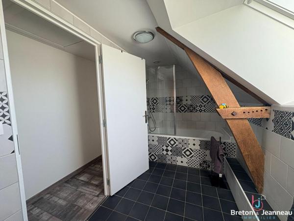 Longère en pierres rénovée sans voisins à Larchamp