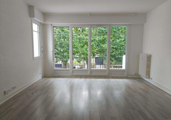 APPARTEMENT T3 AVEC BALCON - 61016