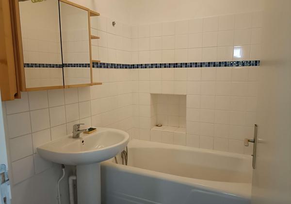 APPARTEMENT T3 AVEC BALCON - 61016
