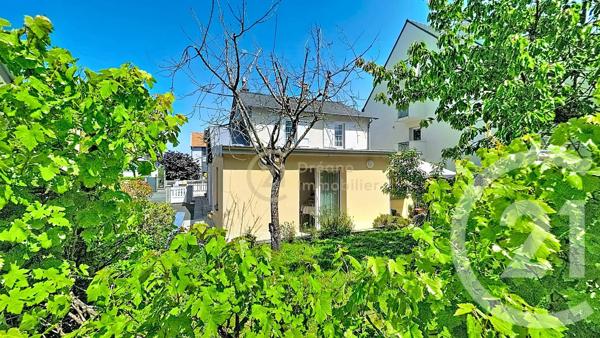 Maison à vendre  8 pièces - 148 m 2   GUICHEN  - 35