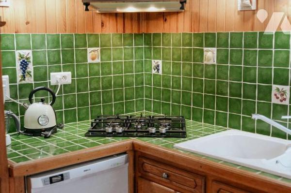 A VENDRE : Complexe d'hébergement touristique : dans un magnifique cadre de verdure, bel ensemb...