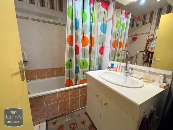 Appartement à louer 3 pièces 61.62m² Cognac (16100)