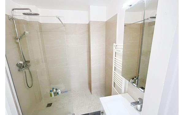 Appartement à vendre    3 pièces • 57 m2 Montrouge