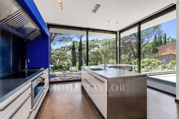 Propriété avec 2 villas proche de la mer