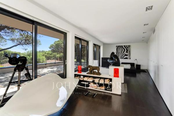 Propriété avec 2 villas proche de la mer