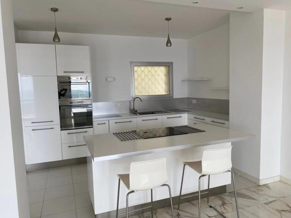 Vente Appartement 5 pièces 151 m2 à Villefranche-sur-Mer