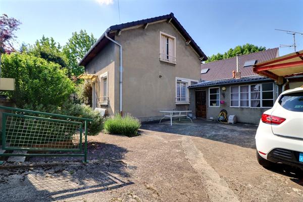 Maison Stains 4 pièce(s)+ GARAGE+ STUDIO