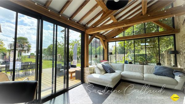 À 50 min de Paris - Propriété de charme 229 m² avec dépendance contemporaine et jardin - 5 chambres - 1084 m² de terrain - 488800 Euros HAI