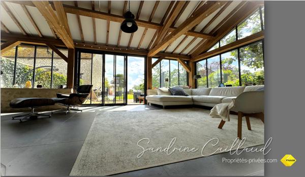 À 50 min de Paris - Propriété de charme 229 m² avec dépendance contemporaine et jardin - 5 chambres - 1084 m² de terrain - 488800 Euros HAI