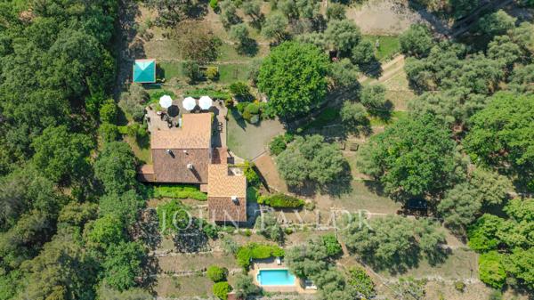 Grasse - Propriété composée de deux villas provençales avec vue panoramique sur la mer et les collines