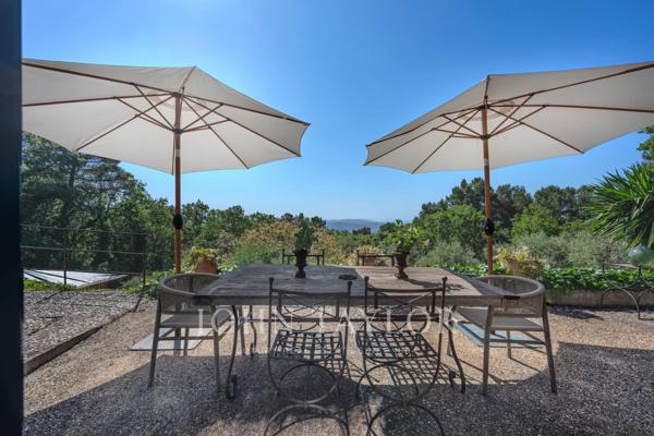 Grasse - Propriété composée de deux villas provençales avec vue panoramique sur la mer et les collines
