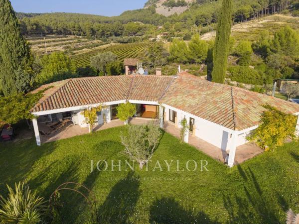 Rare villa de style hacienda à vendre – Cassis