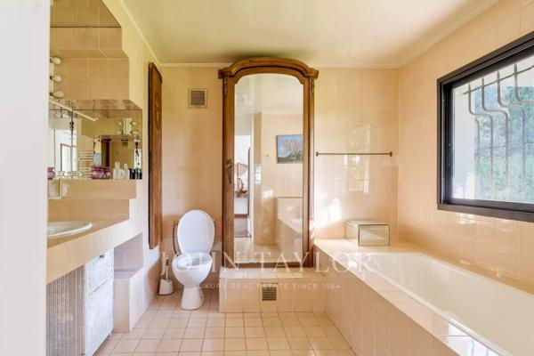 Rare villa de style hacienda à vendre – Cassis