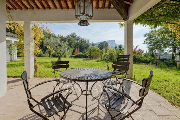 Rare villa de style hacienda à vendre – Cassis