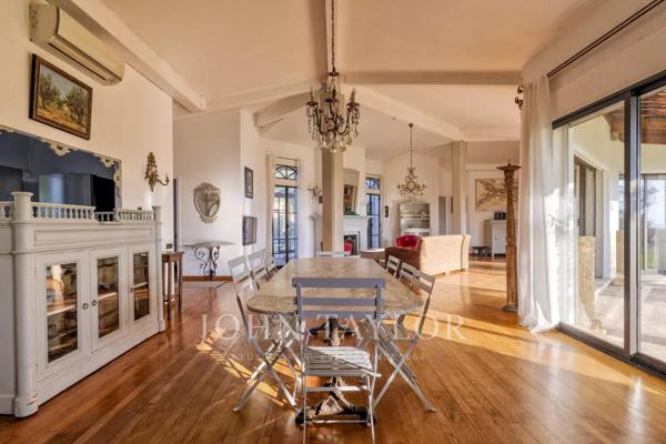 Rare villa de style hacienda à vendre – Cassis