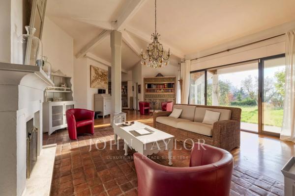 Rare villa de style hacienda à vendre – Cassis