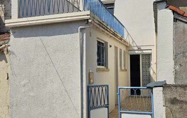 Vente Maison de village rénovée avec 2 garages à rafraîchir Lafitte-sur-lot