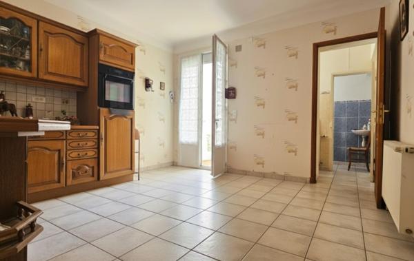 Vente Maison de village rénovée avec 2 garages à rafraîchir Lafitte-sur-lot