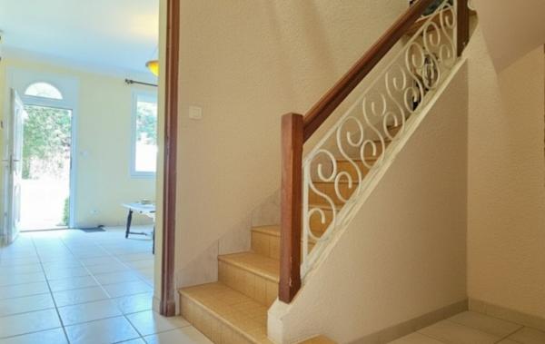 Vente Maison de village rénovée avec 2 garages à rafraîchir Lafitte-sur-lot