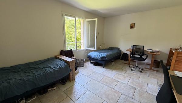 Maison 7 pièces 228 m2 avec jardin - L'Etang La Ville Loyer 3 200 €/mois **  - Référence  18231