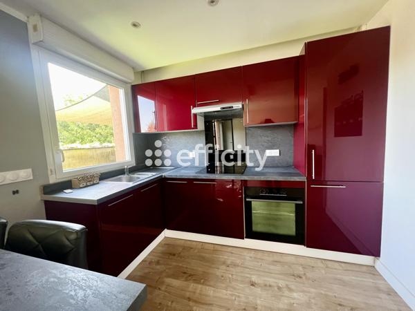 Appartement
         2 pièces
        - 45 m² 150 000 € *
