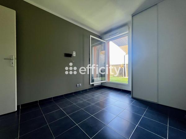 Appartement
         2 pièces
        - 45 m² 150 000 € *
