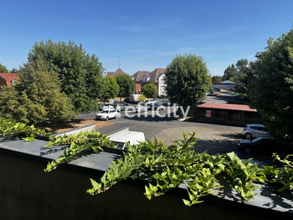 Appartement
         2 pièces
        - 45 m² 150 000 € *