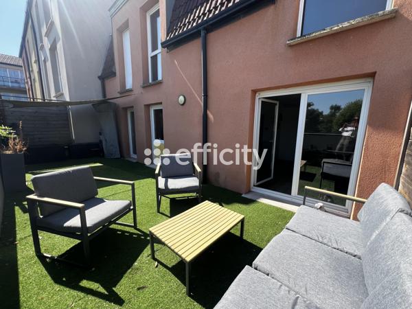 Appartement
         2 pièces
        - 45 m² 150 000 € *