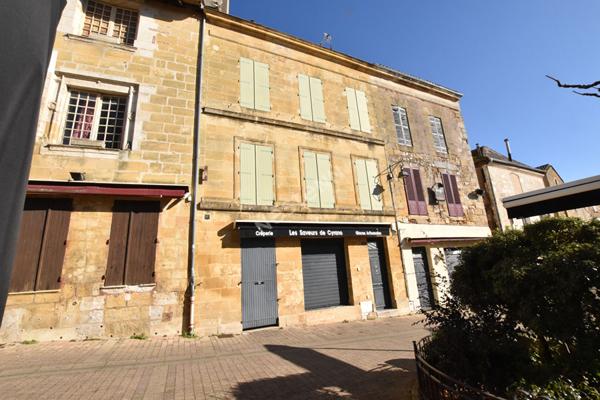 Immeuble Mixte d'Habitation et de Commerce ! Coeur du Vieux Bergerac !
